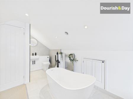 En-Suite Bathroom