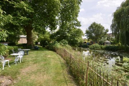 Picnic by the River Mole