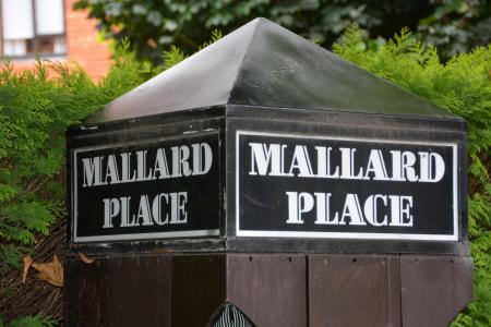 Mallard Place Sign