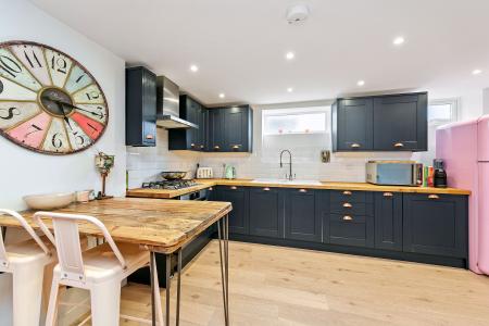 Kitchen Dining Area