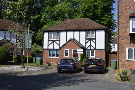 Kings Chase, East Molesey