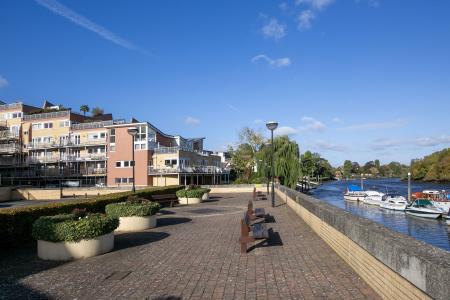 Regatta House / River Thames