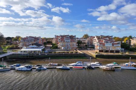 Regatta House / River Thames