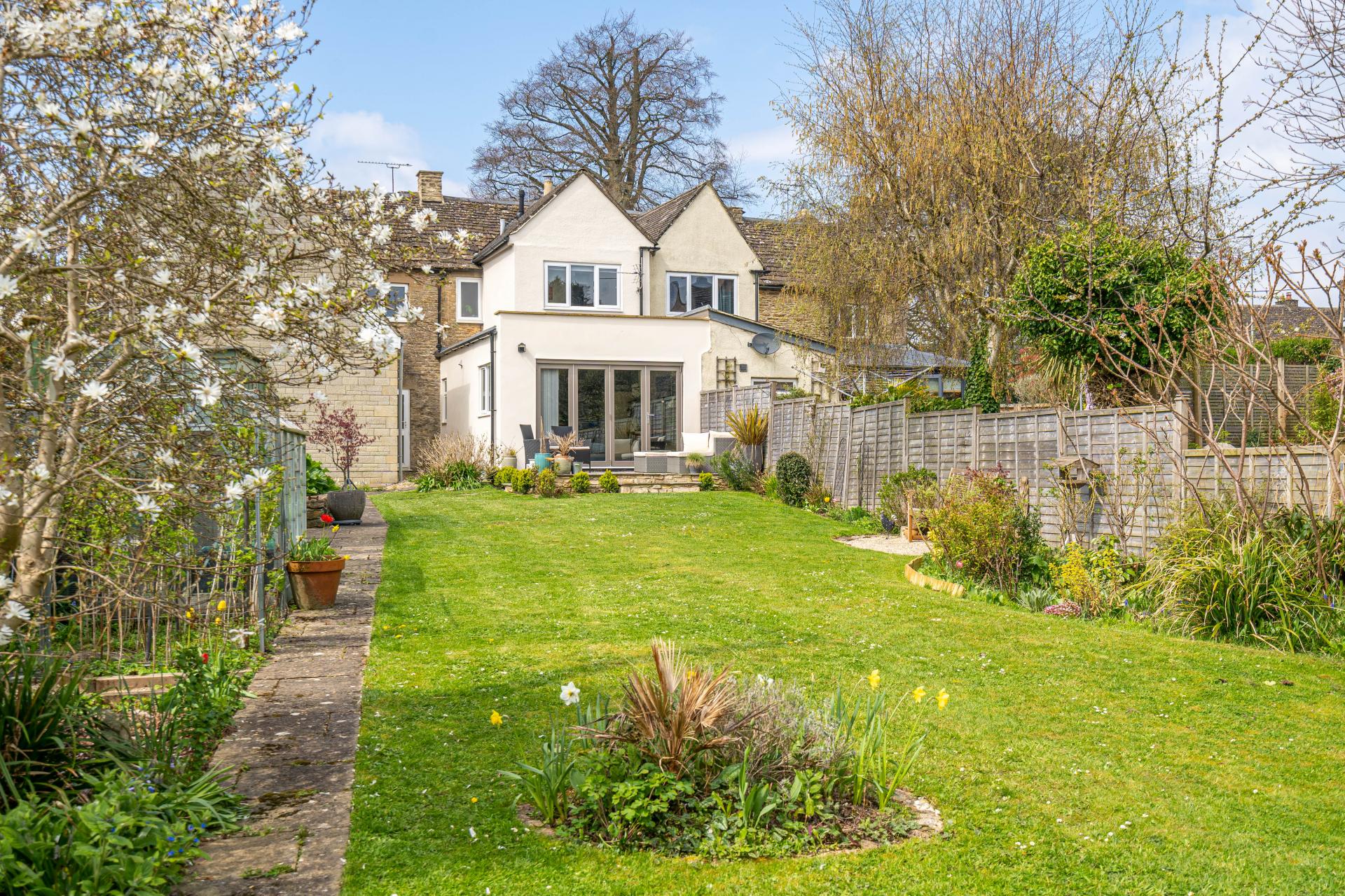 2 bedroom Terraced House for sale in Tetbury