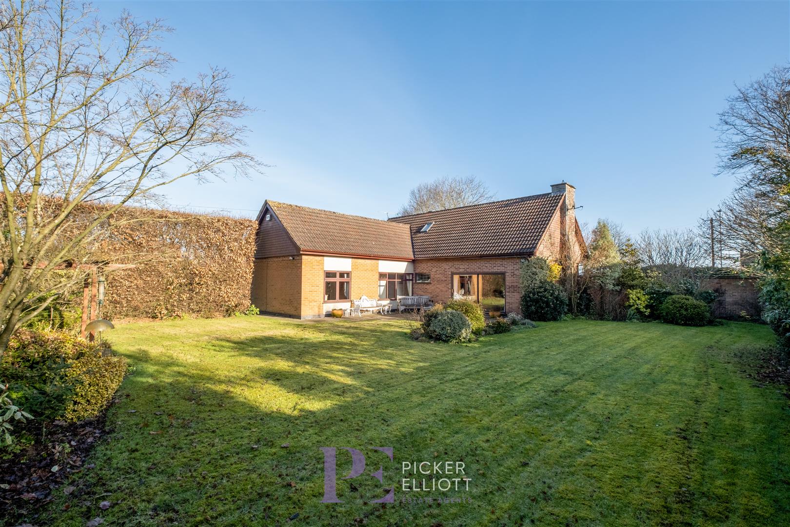 4 bedroom Detached House for sale in Burbage