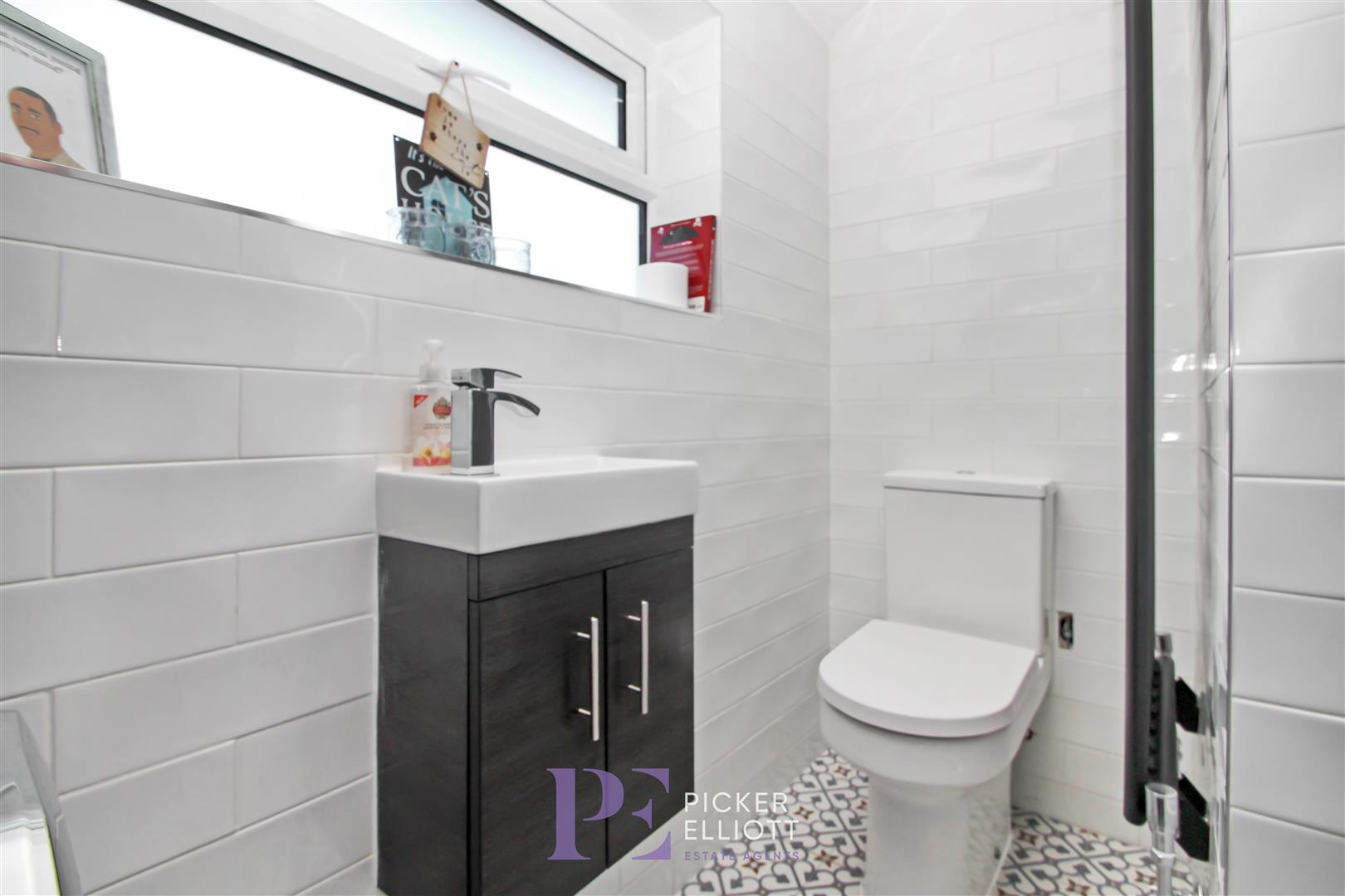 2 bedroom Terraced House for sale in Hinckley