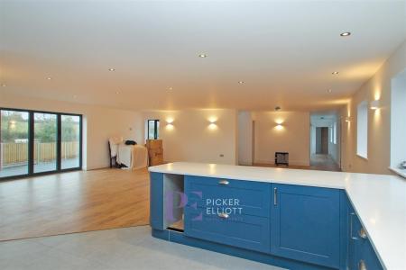 Large Living kitchen Space