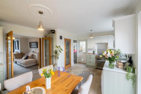 Re Fitted Kitchen/Dinning Room