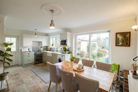 Re Fitted Kitchen/Dinning Room