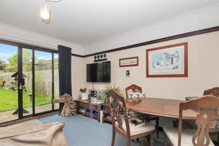 Spacious Lounge/Dining Room