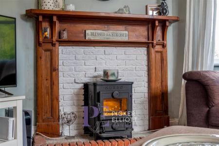 Front Sitting Room/Snug