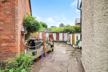 Courtyard Garden