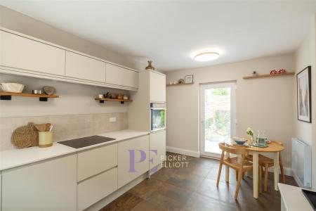 Re Fitted Dining Kitchen