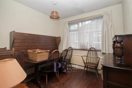 Dining Room/ Fourth Bedroom