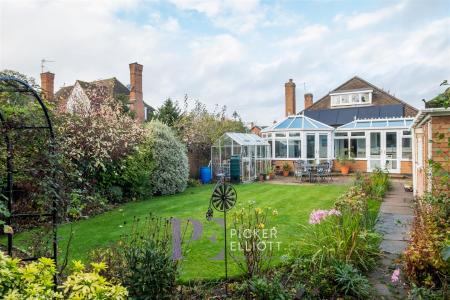 Expansive Rear Garden