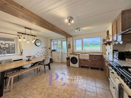 Kitchen/Dining Area