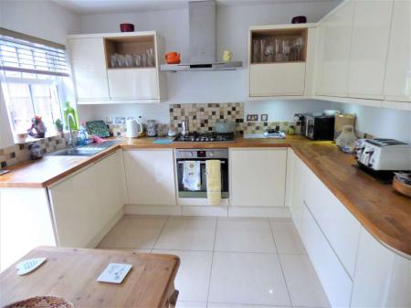 Fitted Kitchen