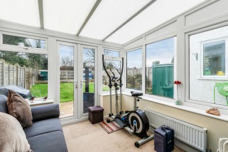 19-Cleeve-Road-17