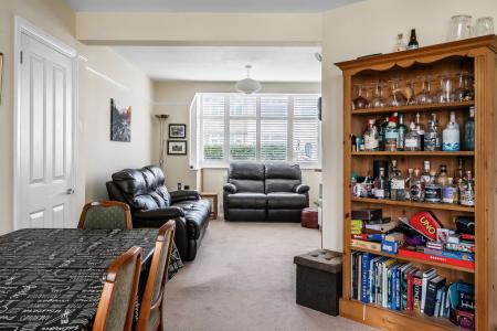 19-Cleeve-Road-19