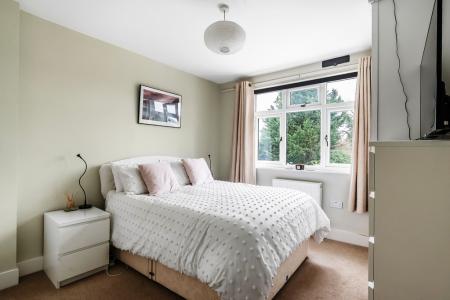 19-Cleeve-Road-1
