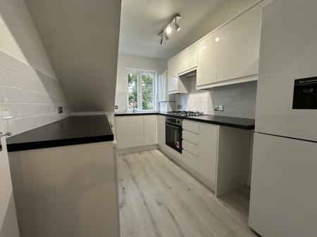 Kitchen 2.jpeg