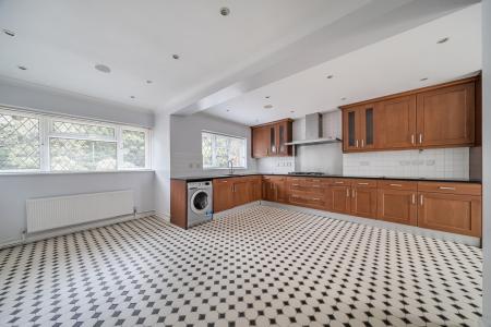 1356296-23-68cacf6ce