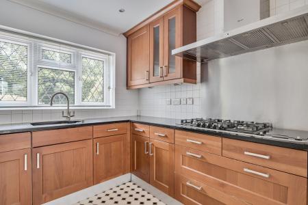 1356296-18-68cace385