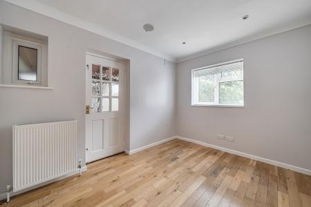 1356296-25-68cacf7a1