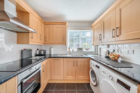 1356095-18-68d289fc4