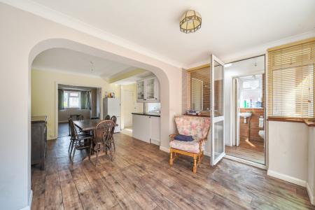 1343338-7-68a83d3739