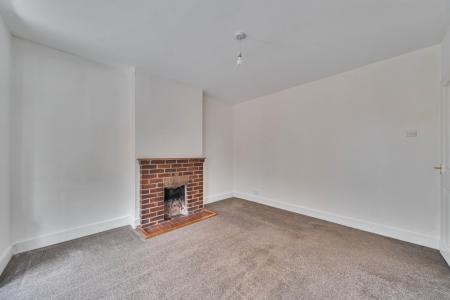 1373739-21-690209782