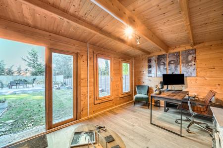 1365305-24-68fb47d75