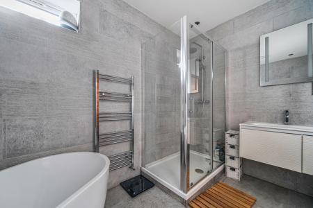 1365305-14-68fb47867