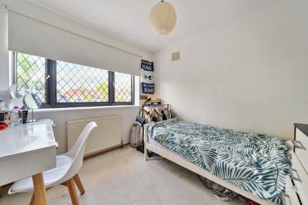 1340159-3-68a470dfb9