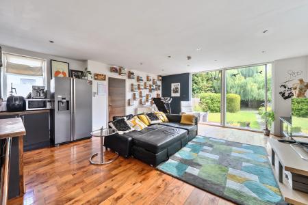 1340159-9-68a4714653