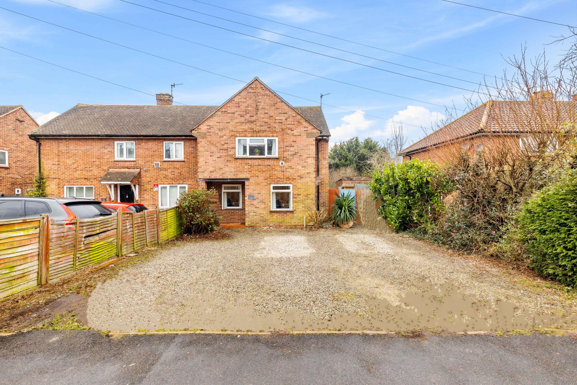 2 bedroom House for sale in Horley