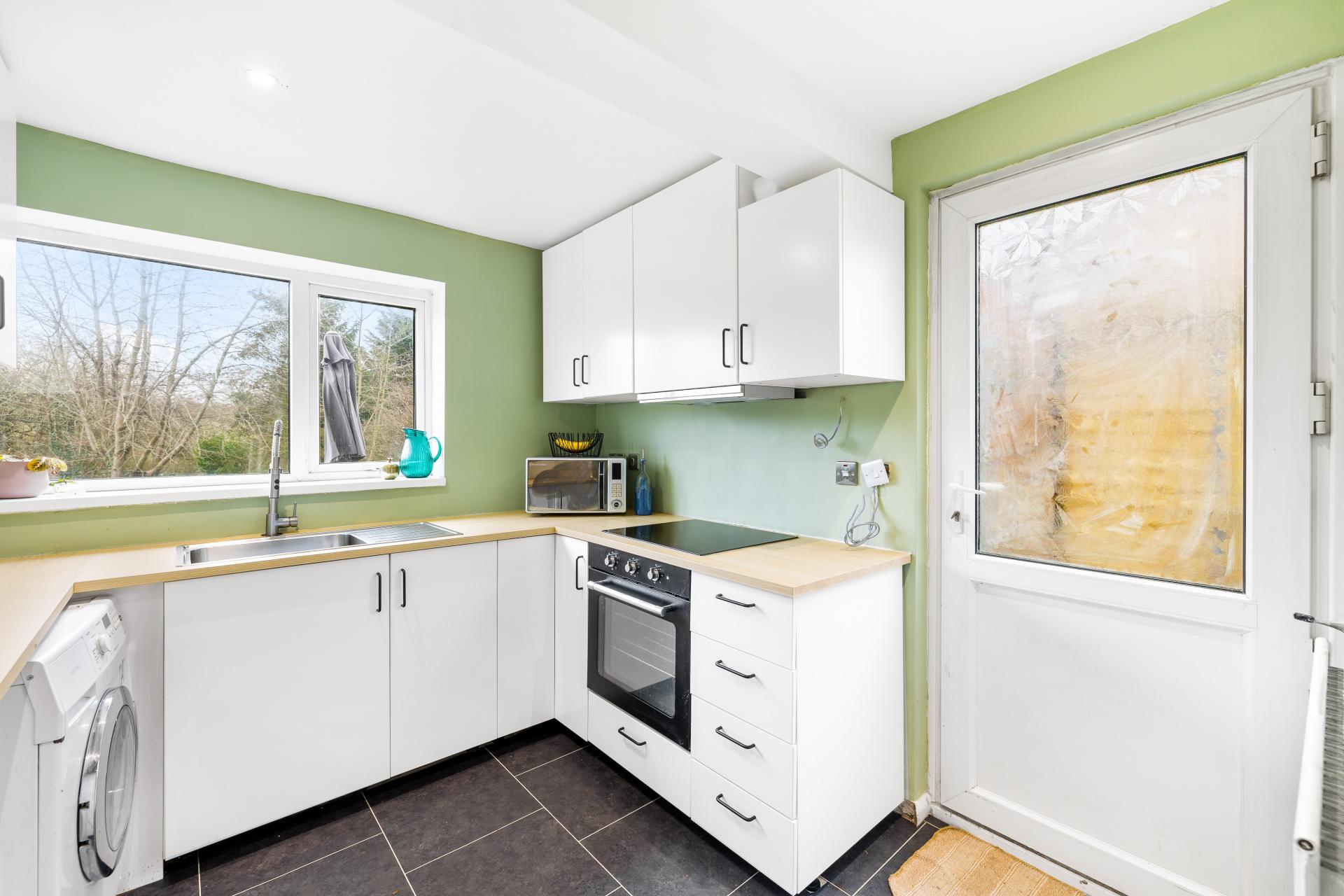 2 bedroom House for sale in Horley