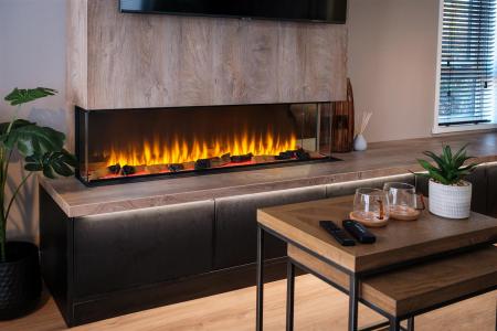 Lounge - fireplace.jpg