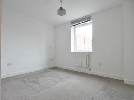 bedroom 1.JPG