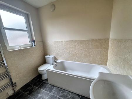 Bathroom1.jpg