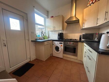 Kitchen 1.jpg