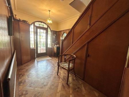 Hallway 1.jpg