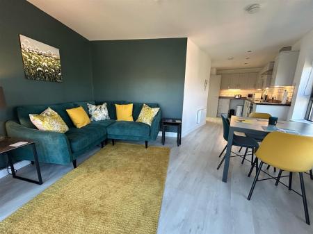 Lounge 3.jpg