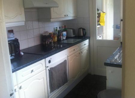 Flat1_Kitchen1.jpg