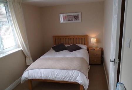 Flat2_Bedroom.JPG