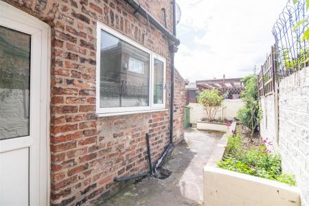 71 Vyner Street-3.jpg