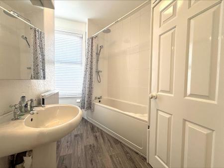 bathroom 50a.jpeg