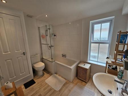 12 Russel - Bath.jpeg