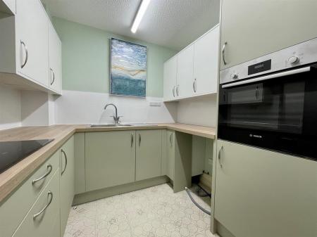 Kitchen 2.jpg