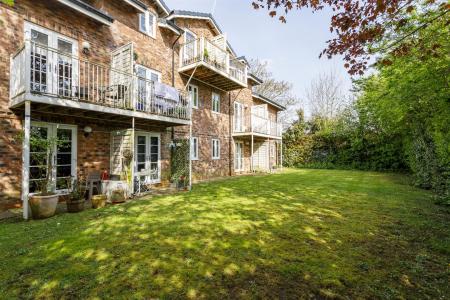 Apt_5_Beverley_House_5.jpg